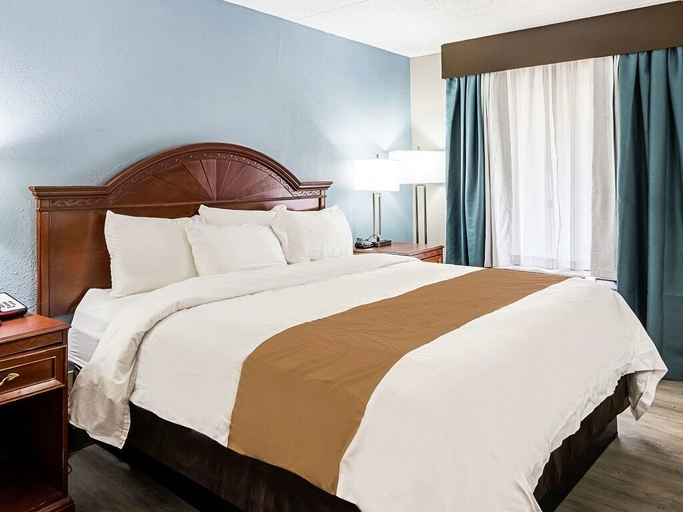 Bedroom 2, Farragut Inn & Suites, Knox