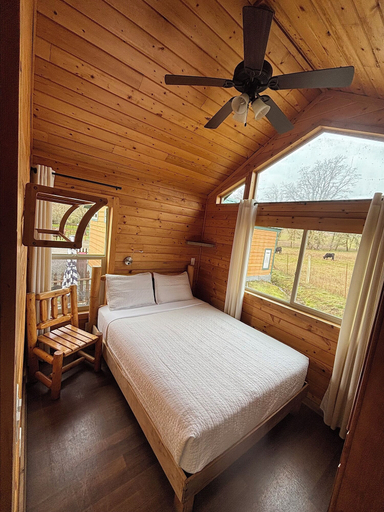 Room 2, Mendocino Redwoods RV Resort, Mendocino