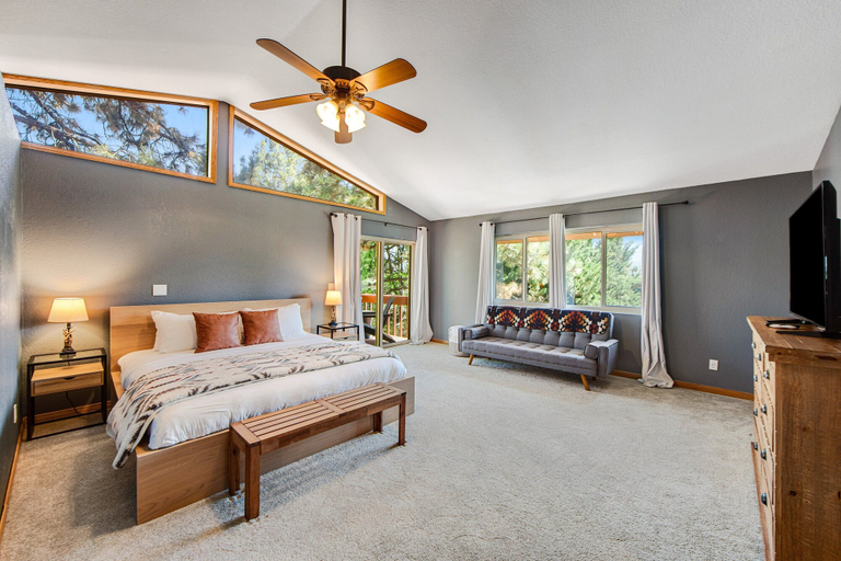Room 4, Mt Doble Dream Home #504, San Bernardino