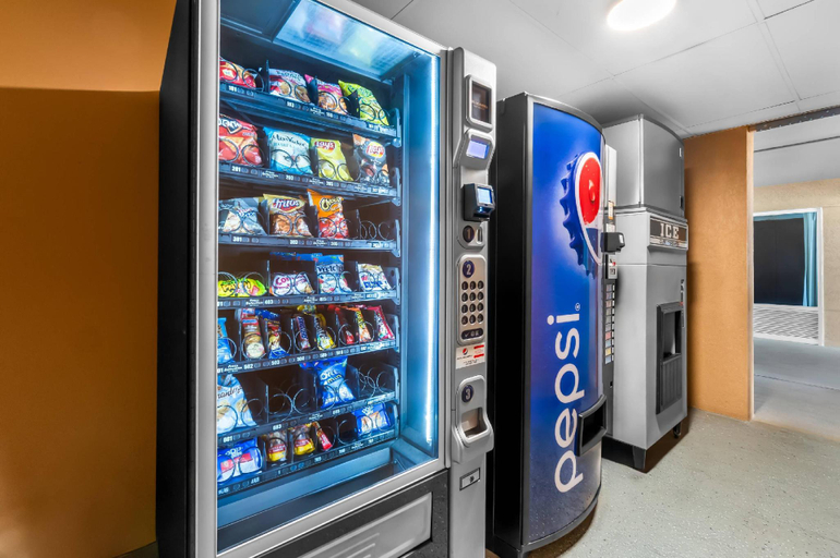 Food & Drinks 5, Quality Inn Union City US 51, Obion