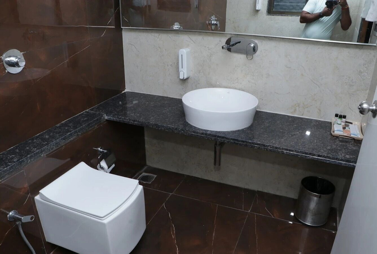 Bathroom, Hotel Samdariya Gold - Rewa, Rewa