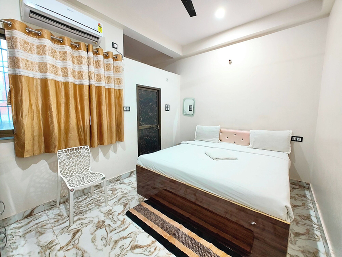 Room 5, Hotel SS Palace Varanasi, Varanasi