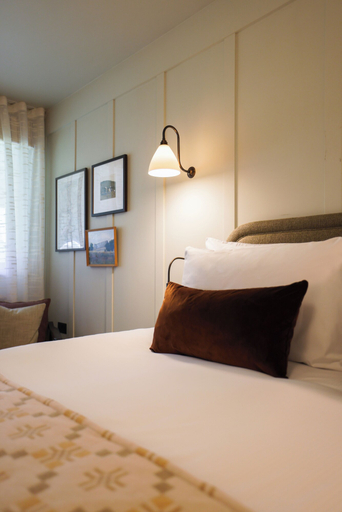 Bedroom 2, The Royal George, Monmouthshire