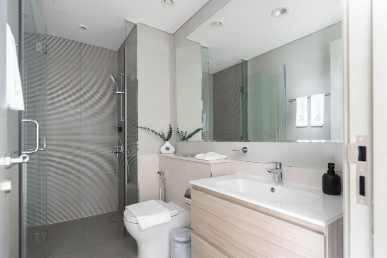 Bathroom, KeyRock - Modern 1BR in Zada with Pool, Dubai