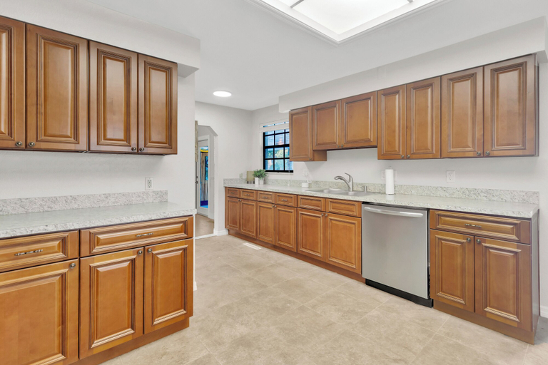 Private kitchen 4, Villa Valentino Luxury 8BR Villa & Pool, Pinellas