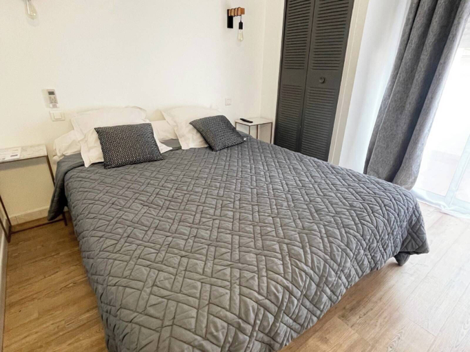 Room 5, Ezz'Hotel, Pyrénées-Orientales