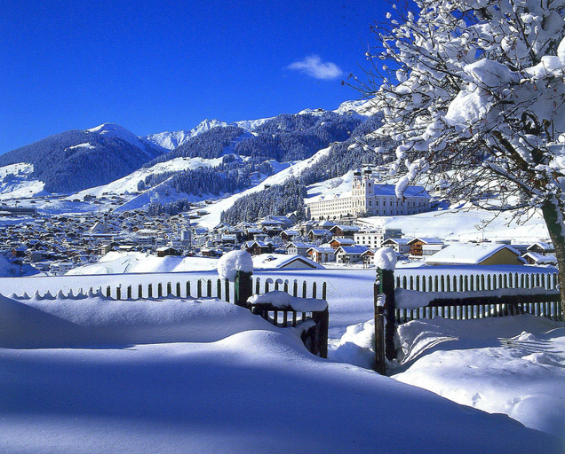 Exterior & Views 1, La Cruna Hotel-Restaurant, Surselva