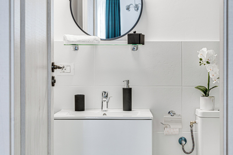 Bathroom 4, ARI Central Grand Apartments-Luxury Stay, Arad