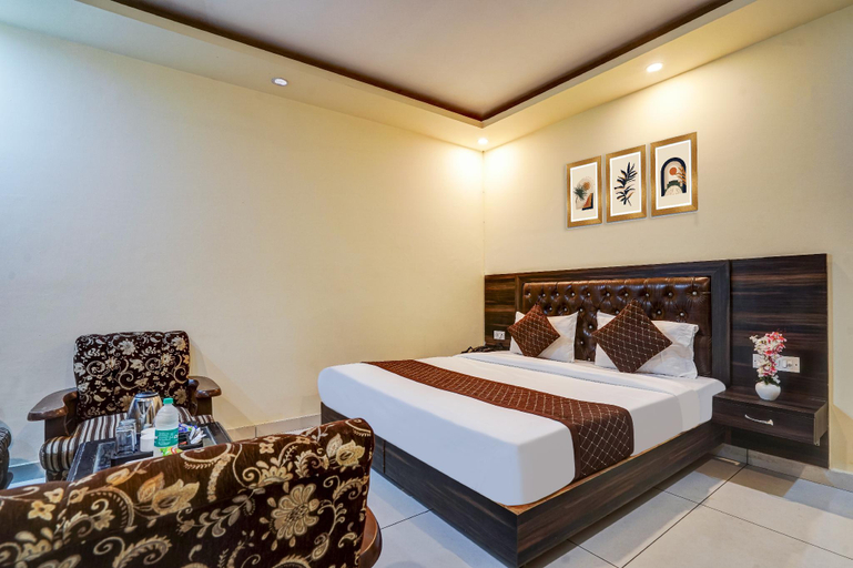 Bedroom 4, Hotel Grand Lawson IGI Airport, Delhi