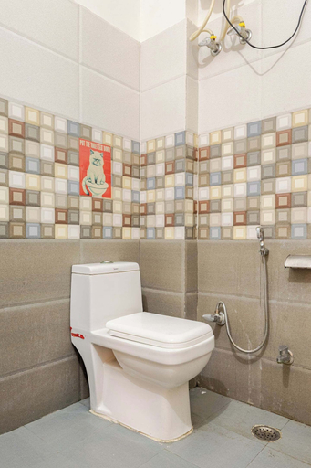 Bathroom shower, Hostel De Offlanders Rishikesh • Stay • Connect • Explore, Garhwal