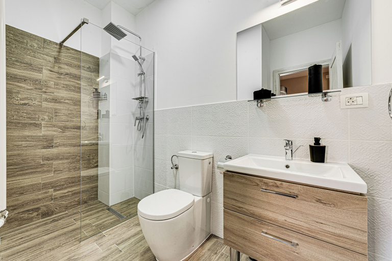 Bathroom 5, ARI Central Grand Apartments-Luxury Stay, Arad