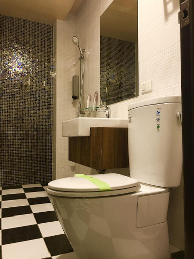 Bathroom 5, Mystery13 B&B, Yilan