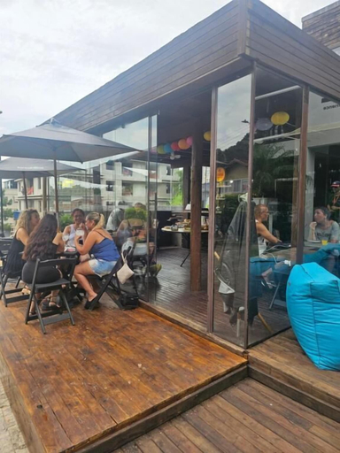 Outdoor dining 3, Foresthouse Beach Hostel, Florianopolis