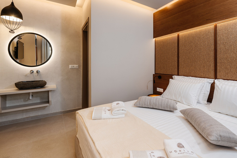 Room 5, Horizon Apartments - Beachfront Luxury, Ionian Islands