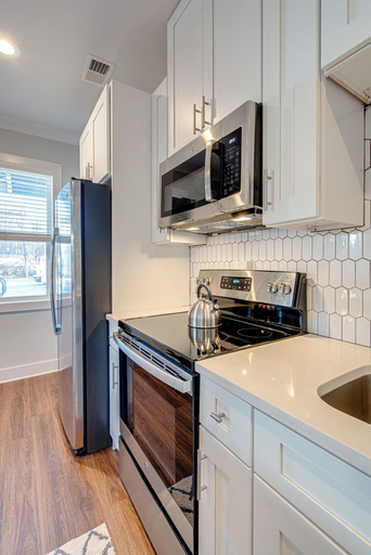 Interior 2, Mesmerize Melrose - Mins to Broadway - 2 Bedrooms, Davidson