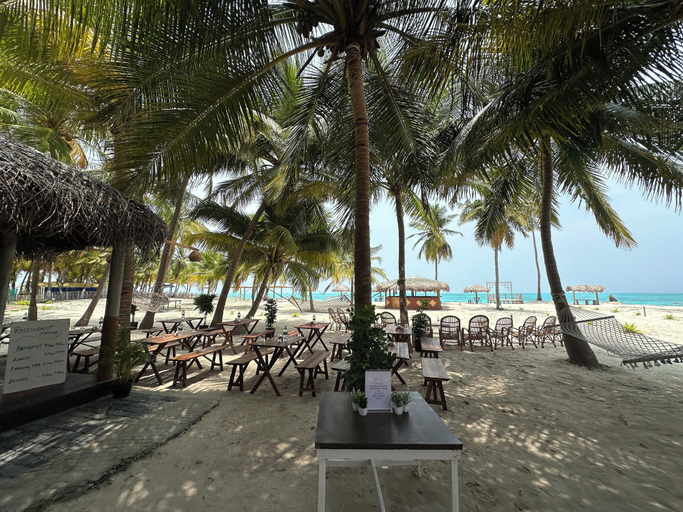 Restaurant 4, Sea Shells Beach Resort, Lakshadweep