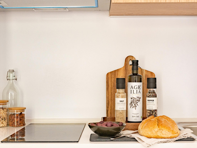 Food & Drinks, Sanders Paros Gardens - Airy 1-Bdr Apt w Patio, South Aegean