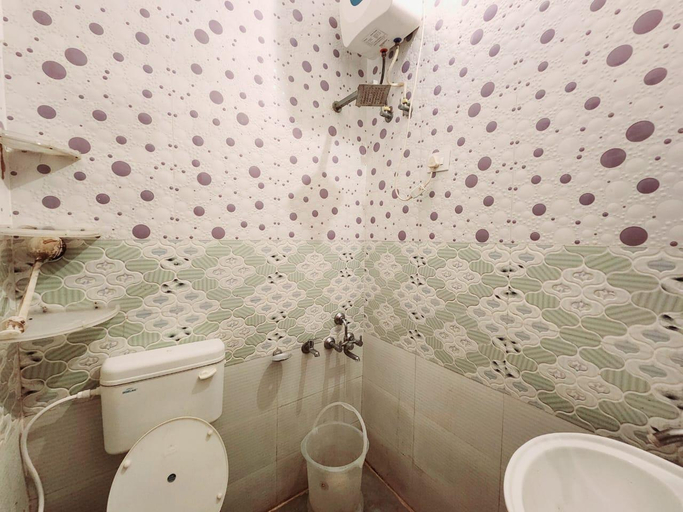 Bathroom 5, Hotel Prisha Stay Lucknow, Lucknow