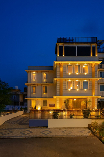 Front of property 4, The Colonial Hotel Lake View Rooms, Udaipur