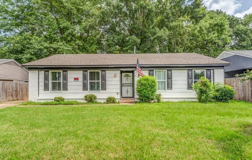 Exterior 3, Flowering Peach Stayhouse, Shelby
