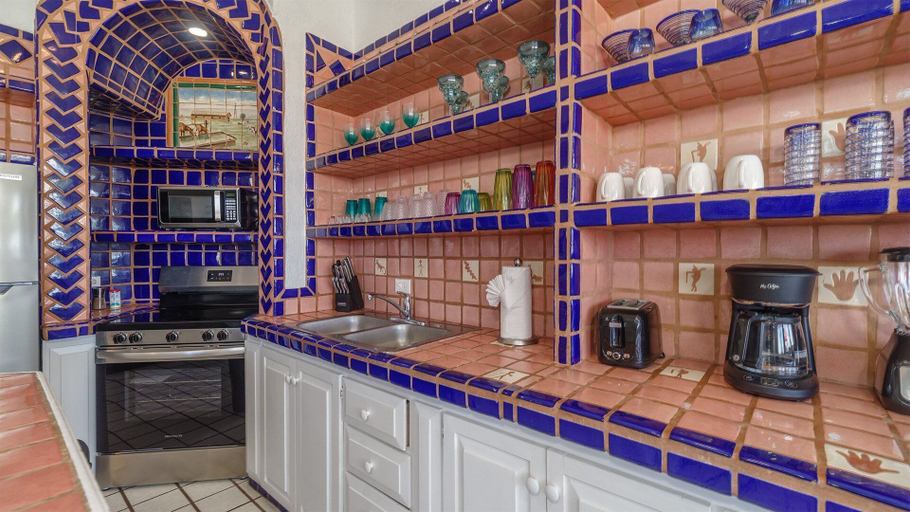 Private kitchen 4, Las Gaviotas 436 Mid-century Ocean View Apartment, Puerto Peñasco