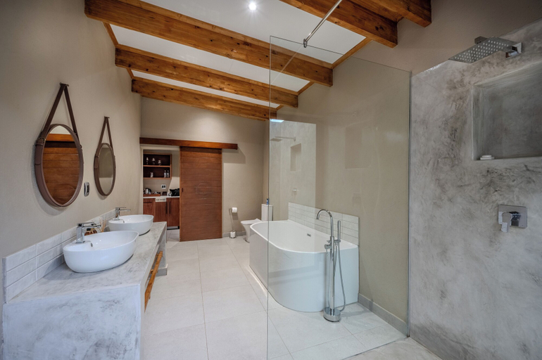 Bathroom 3, Bushbaby Valley Lodge, Ehlanzeni