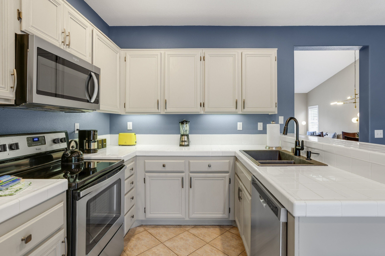 Private kitchen 3, The Cozy Vibe w/ Pool & Spa, Riverside