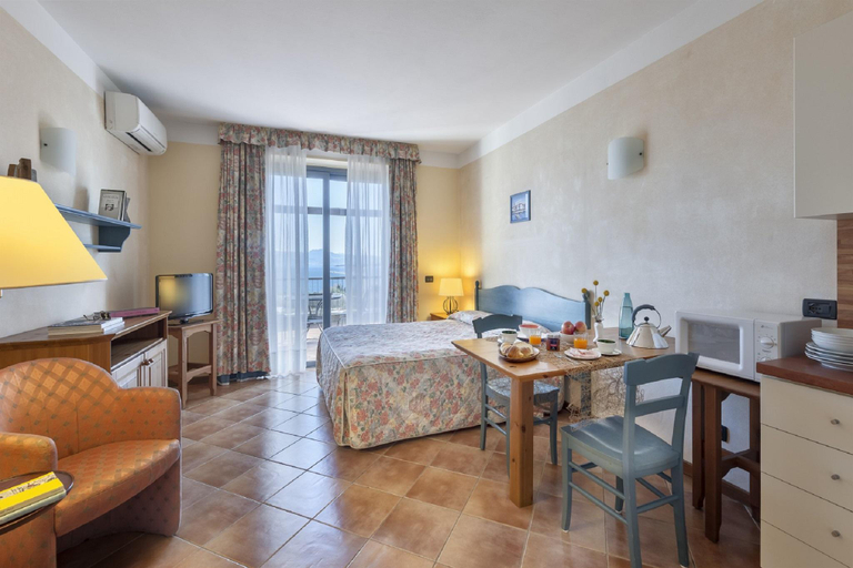 Bedroom 3, Castello Belvedere Apartments, Brescia