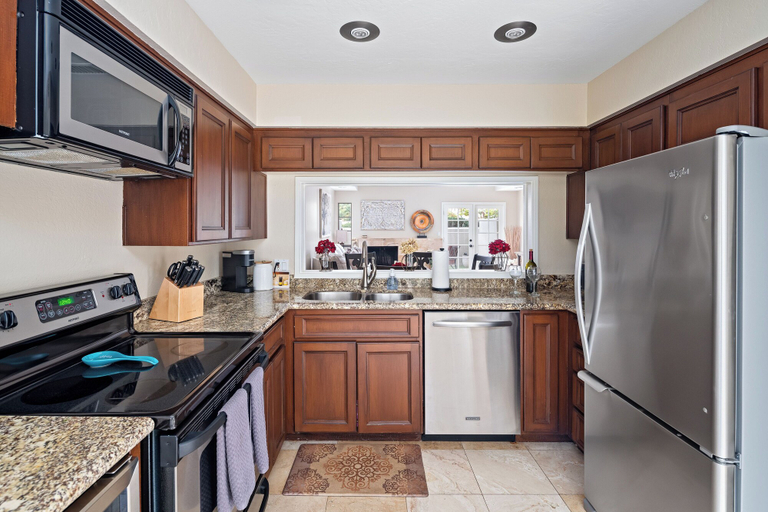 Interior 2, Biltmore Bliss-pool-pickeball-gym-mountain Views, Maricopa