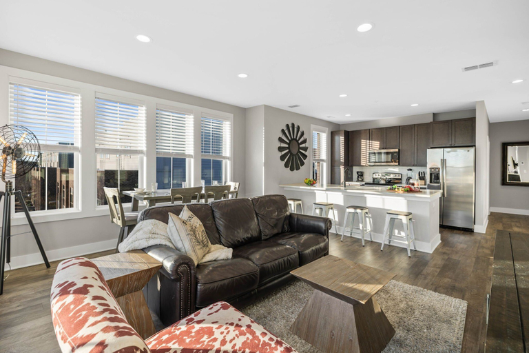 Interior 5, Pulse - Minutes to Broadway - Sleeps 6, Davidson