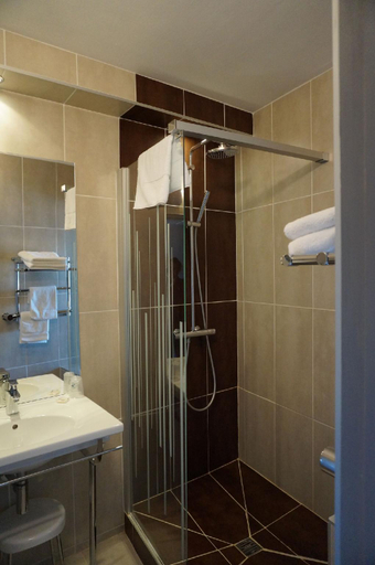 Bathroom 3, Hôtel Le Nautic, Arcachon, Gironde