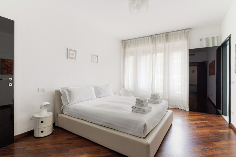 Room 2, Brera Apartments in Dateo, Milano