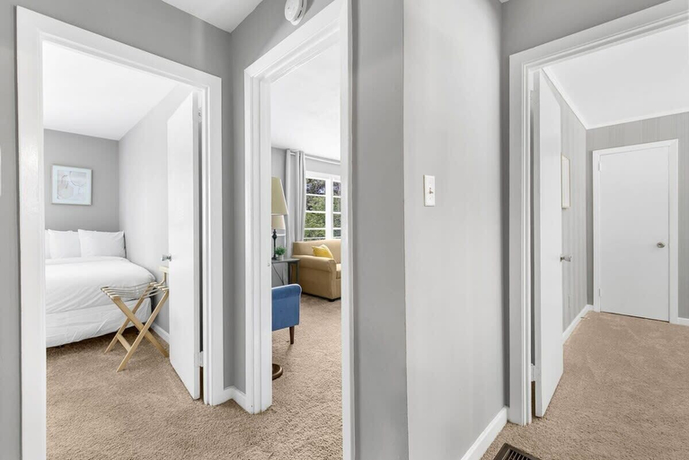 Interior 4, Broadmoor Bungalow - Both Units, Jefferson