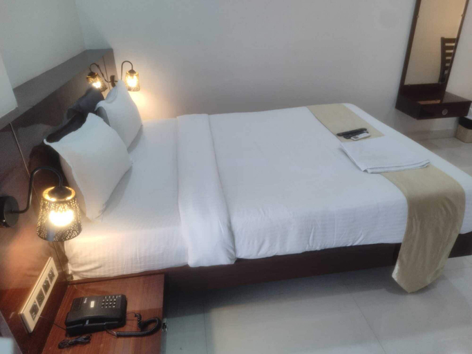 Room 4, Hotel Itagi Square, Bijapur
