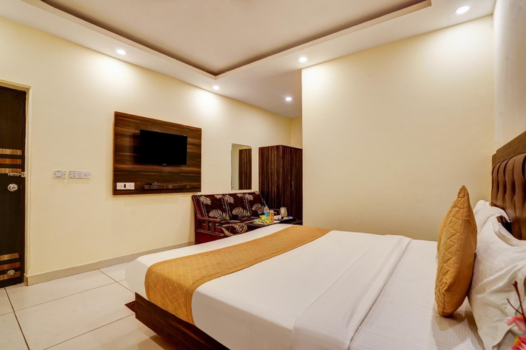 Bedroom 2, Hotel Grand Lawson IGI Airport, Delhi