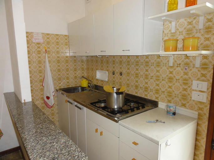 Kitchen, Terraced villa with outdoor fireplace, Venezia