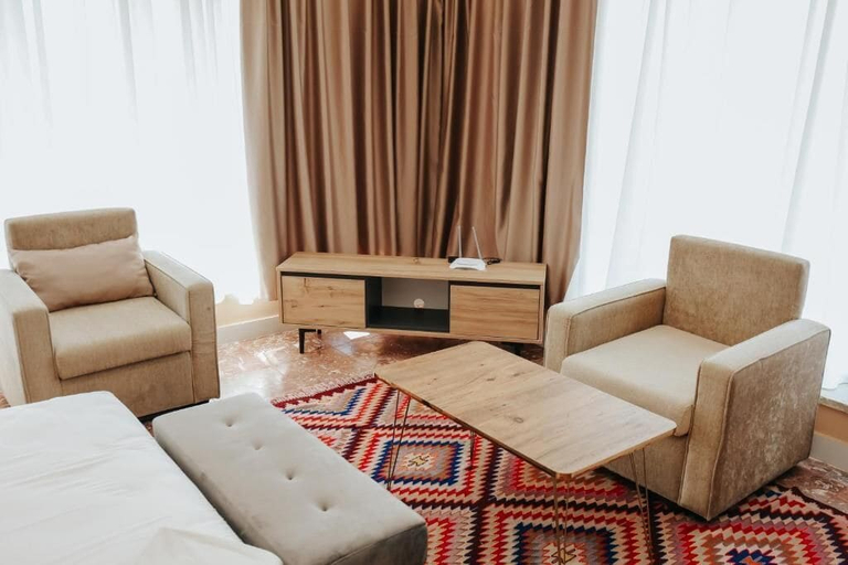 Others 5, Hotel Kristal, Korçës