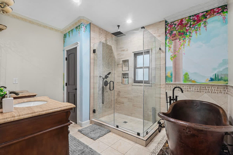 Room 1, SJ Downtown 5 BR Stunning House, Santa Clara