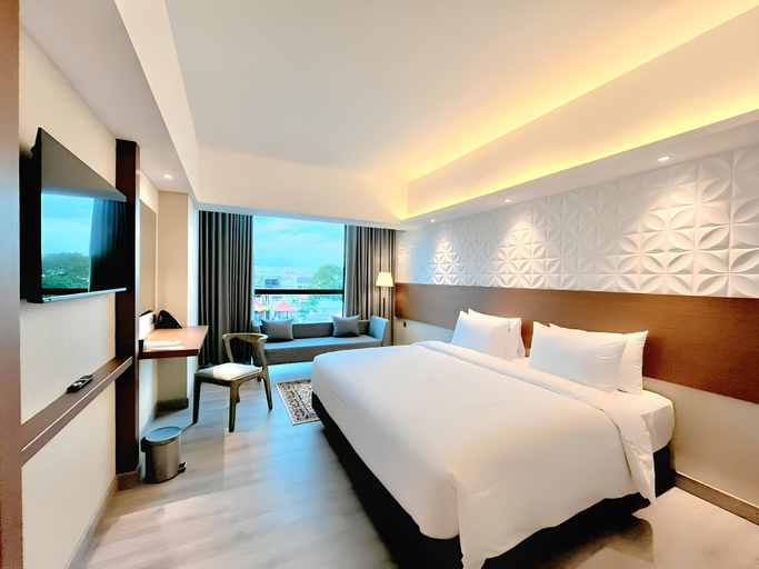 The Jogja Hotel & Conference Center - Malioboro Room Type - Executive King Hollywood