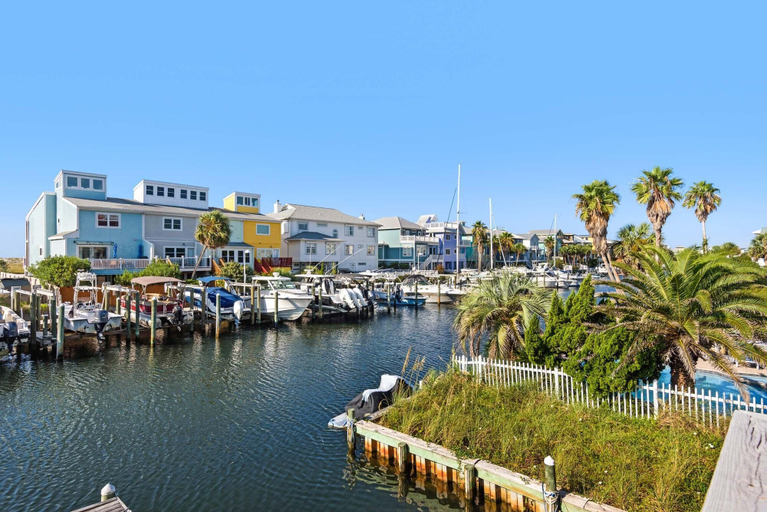 Marina 5, Leaning Palms, Escambia