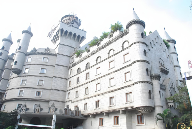 Exterior & Views 1, Amrutha Castle Hotel, Hyderabad