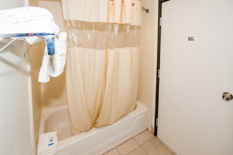 Bathroom 4, Rodeway Inn Colorado Springs, El Paso