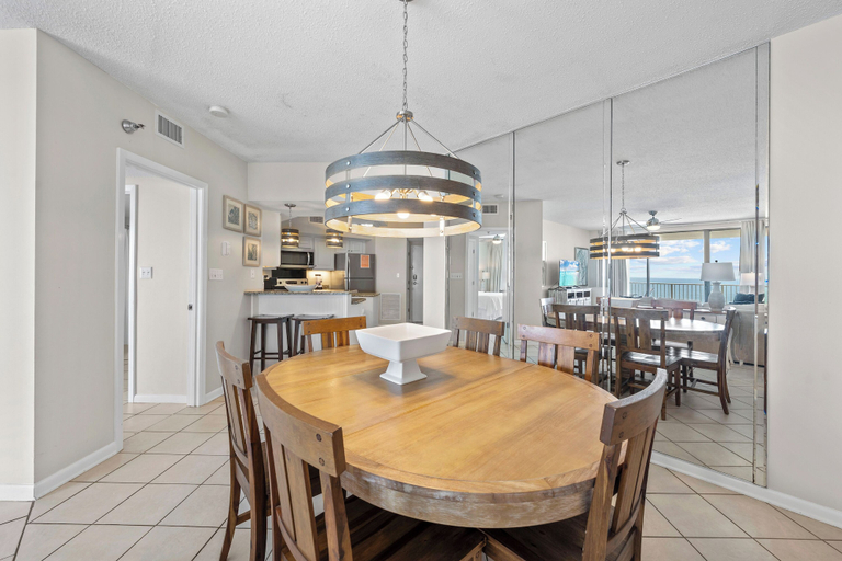 Food & Drinks, Pelican Pointe by Hosteeva, Baldwin