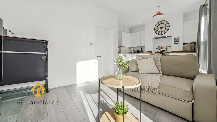 Others 2, Exclusive 2Bedroom Flat near Loughborough Junction, London