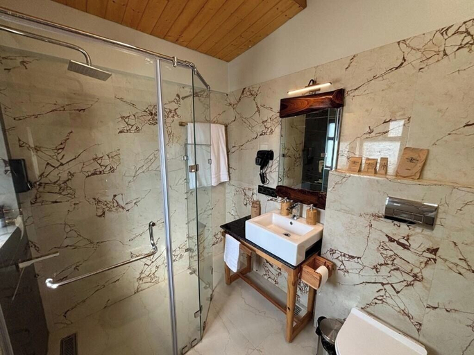 Bathroom 3, Vanhills-Luxury Home Stay in Jim Corbett, Nainital