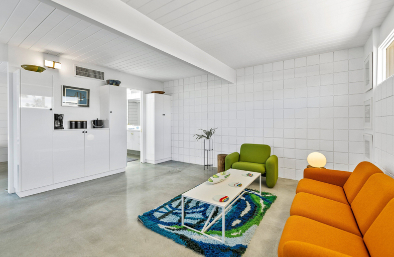 Living area, 1957 Modern Hideaway, Riverside