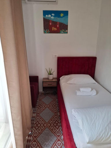 Others 5, Isabel's B&B, Tirana
