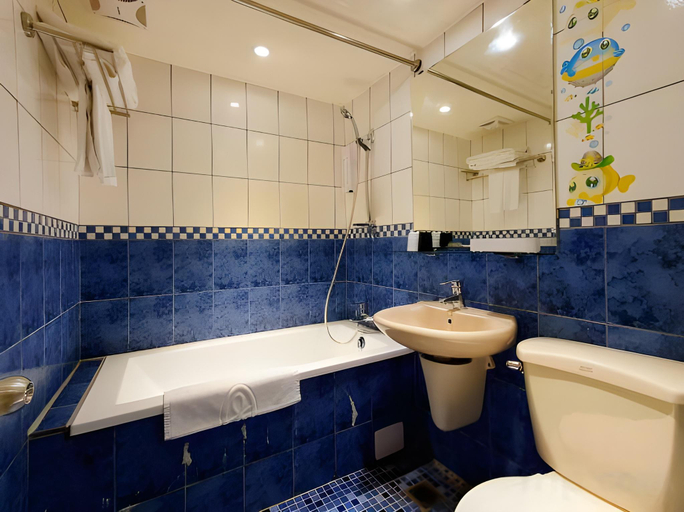 Bathroom 3, Rainbow Hotel, Taipei City