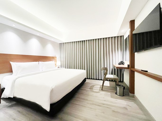 The Jogja Hotel & Conference Center - Malioboro Room Type - Deluxe King Hollywood