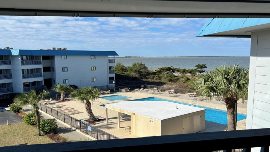 Sport & Beauty 5, Beach Racquet by Tybee Vacation Rentals, Chatham